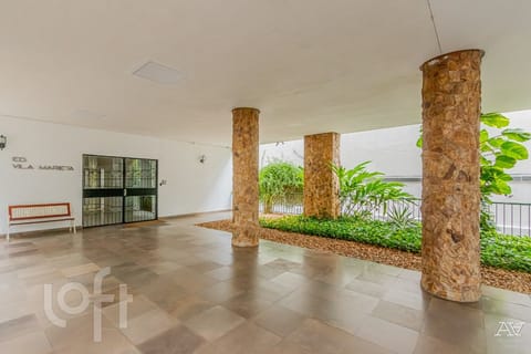 Image 35 - 253736